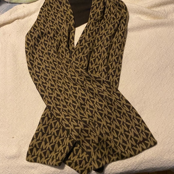 Michael Kors Accessories - 🌸Michael Kors scarf🌸 3/$25 Spring clearance sale